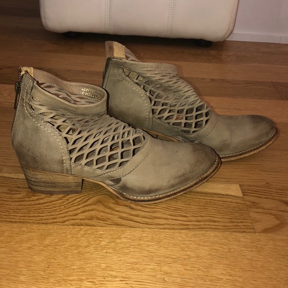 Sole Child Booties - Picture 1 of 11